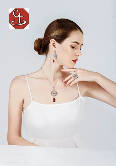 Chinesischer Hersteller Neue Ankunft 925 Silber Schmuck Hochwertige Edelsteine ​​Rubin Saphir Optionale Farbe Moderinge für Frauen